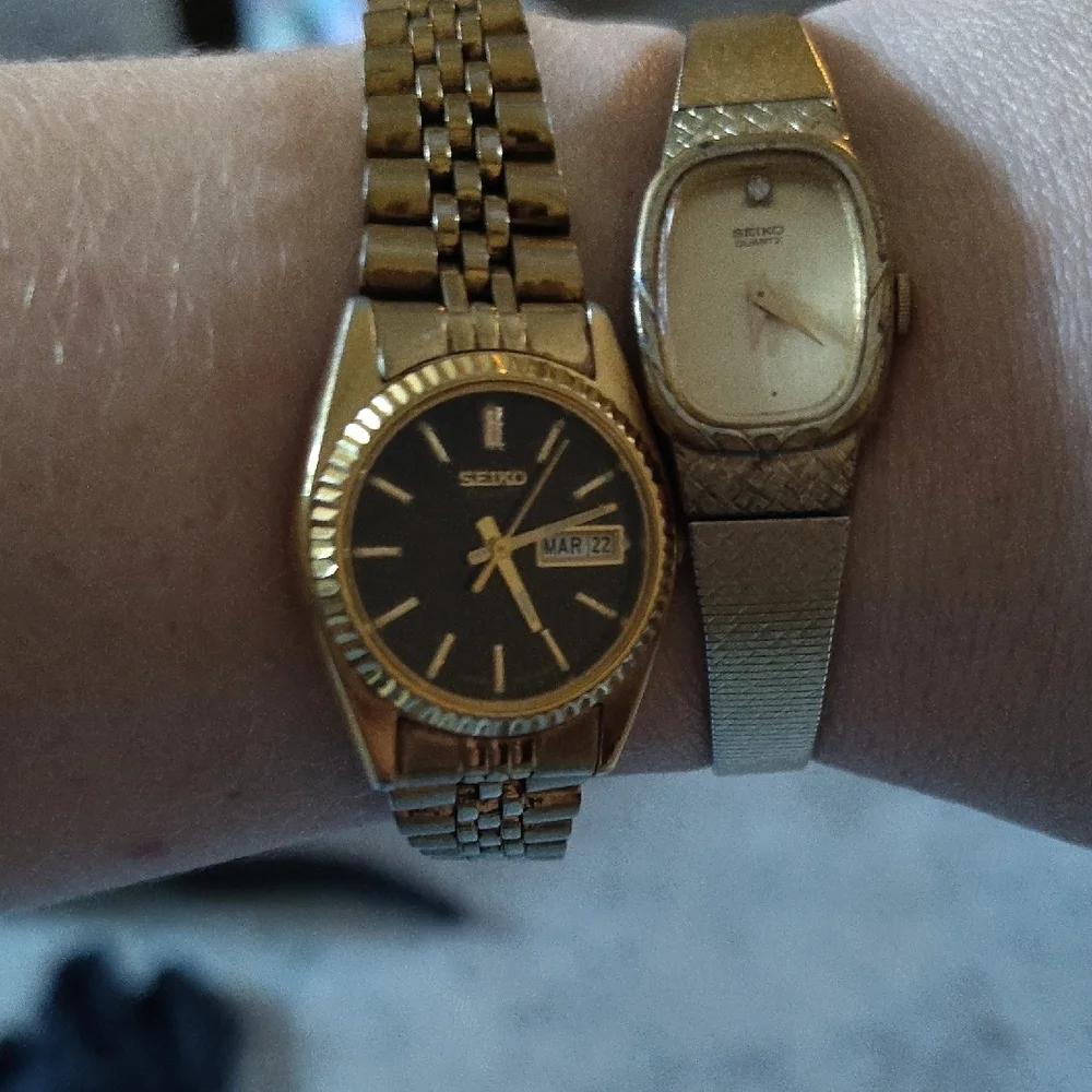 Seiko Dual Gold and Black Watch Pair - Picture 3 of 6
